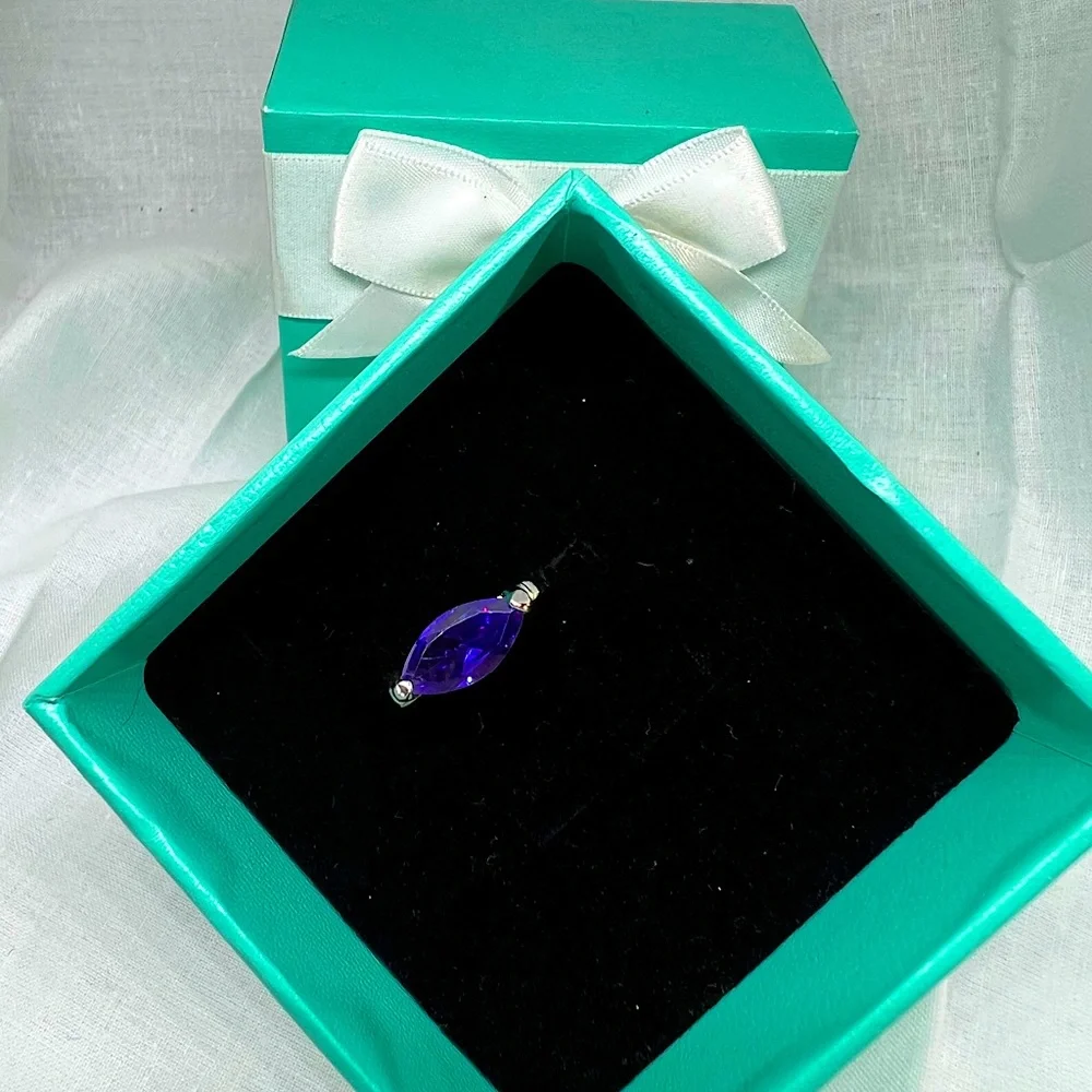 Vintage Unique Beautiful Purple CZ Vintage Deadstock Ring